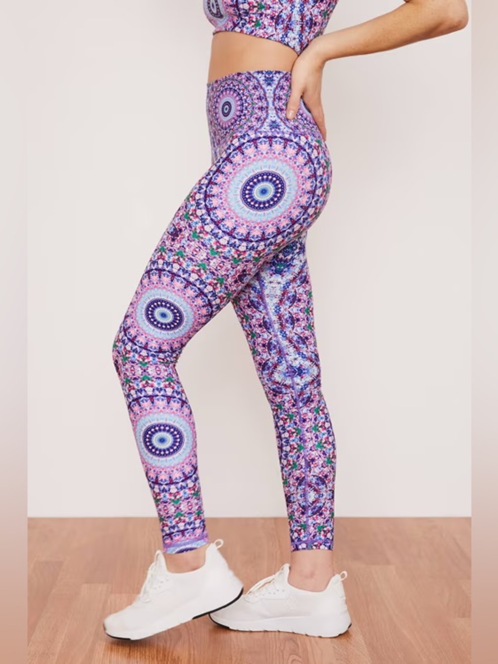Wolven Threads Chakra Print Leggings